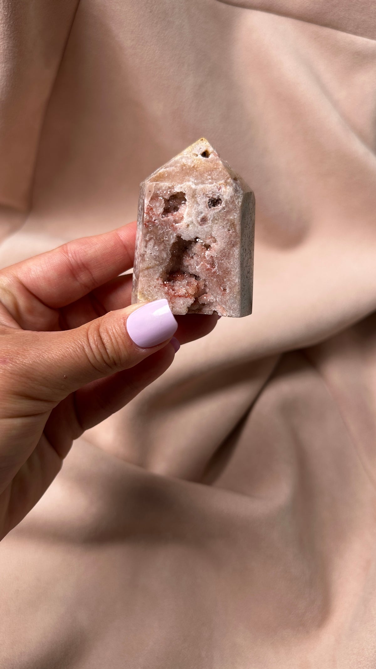 Dreamy Agate Petite Tower Amethyst (AA)