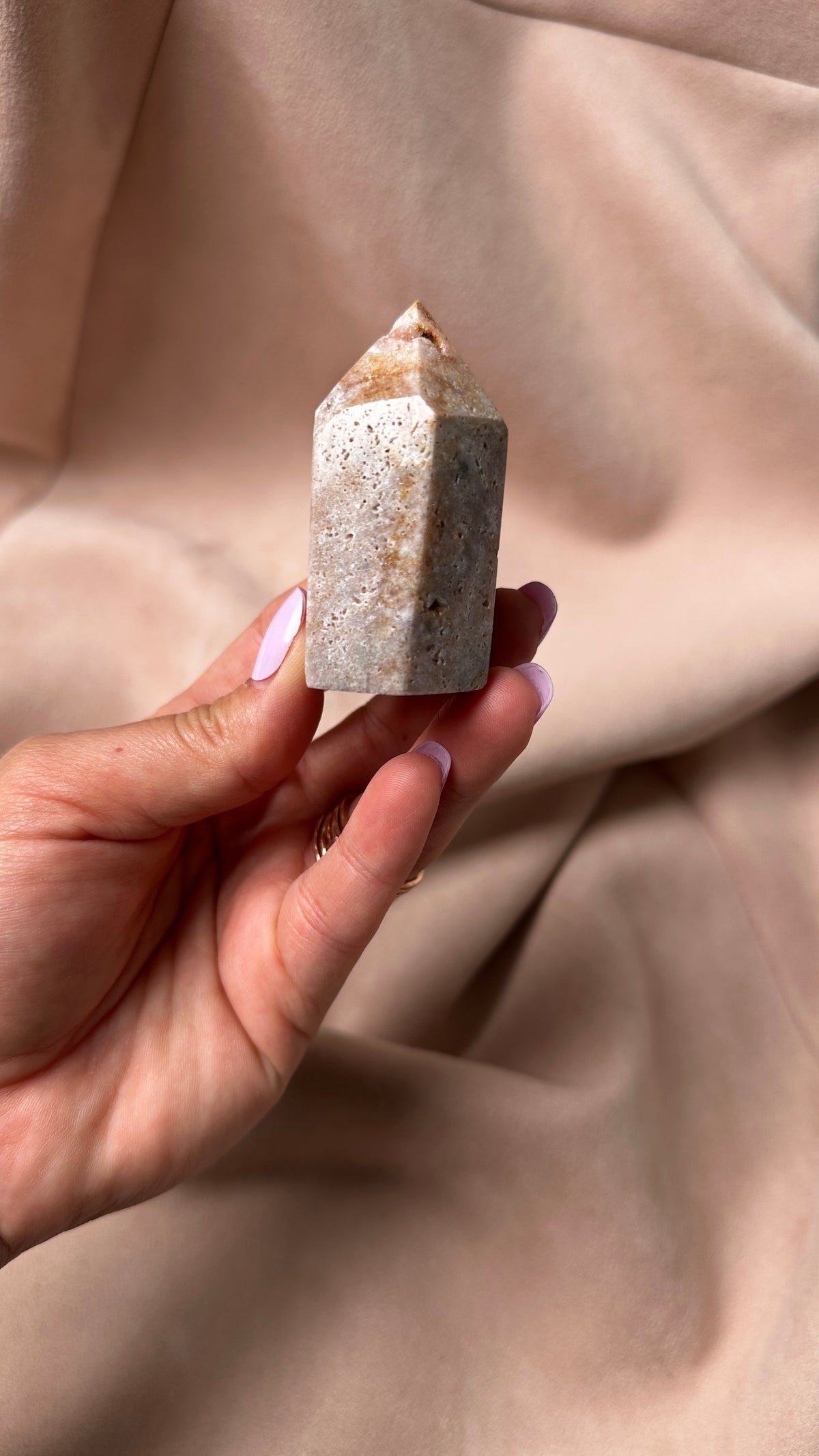 Dreamy Agate Petite Tower Amethyst (AA)