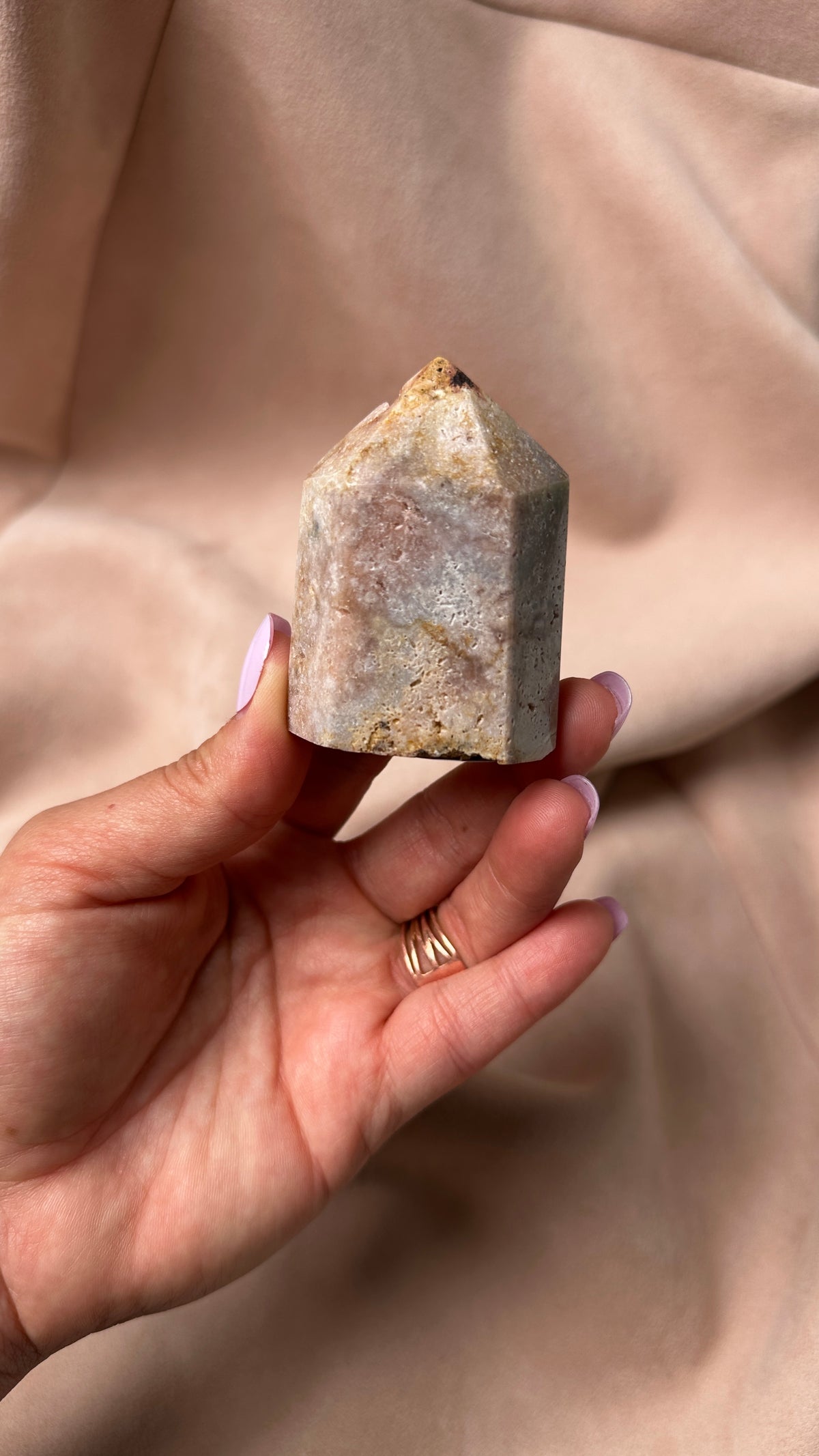 Dreamy Agate Petite Tower Amethyst (AA)